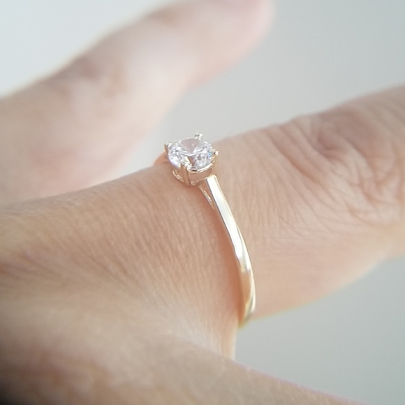 14k Yellow gold Engagement Promise Ring - Picture 3 of 8